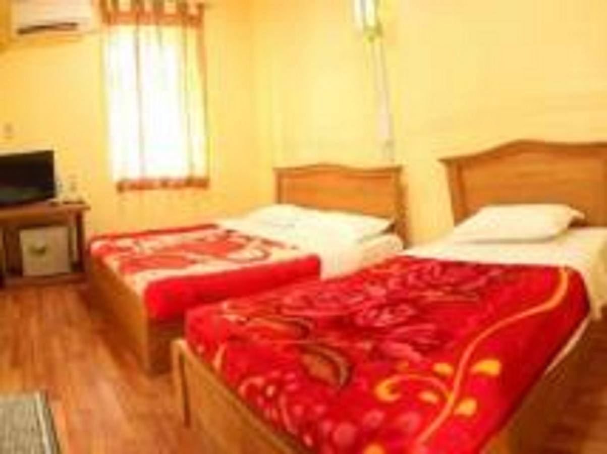 Yee Shin Guest House Хсипау Екстериор снимка